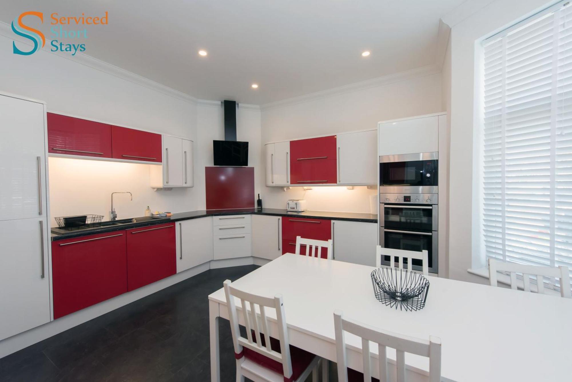 Five-bedroom House At Margate, Near And Amenities